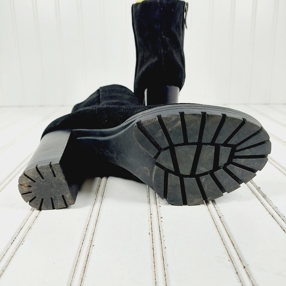 BCBGeneration Laliah Black Suede Leather Block Heel Ankle Bootie I984 - Picture 8 of 11